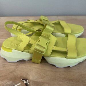 SOREL Women's 9.5 Strap Foam Cushion Platform Kinetic Impact Comfort Sandals